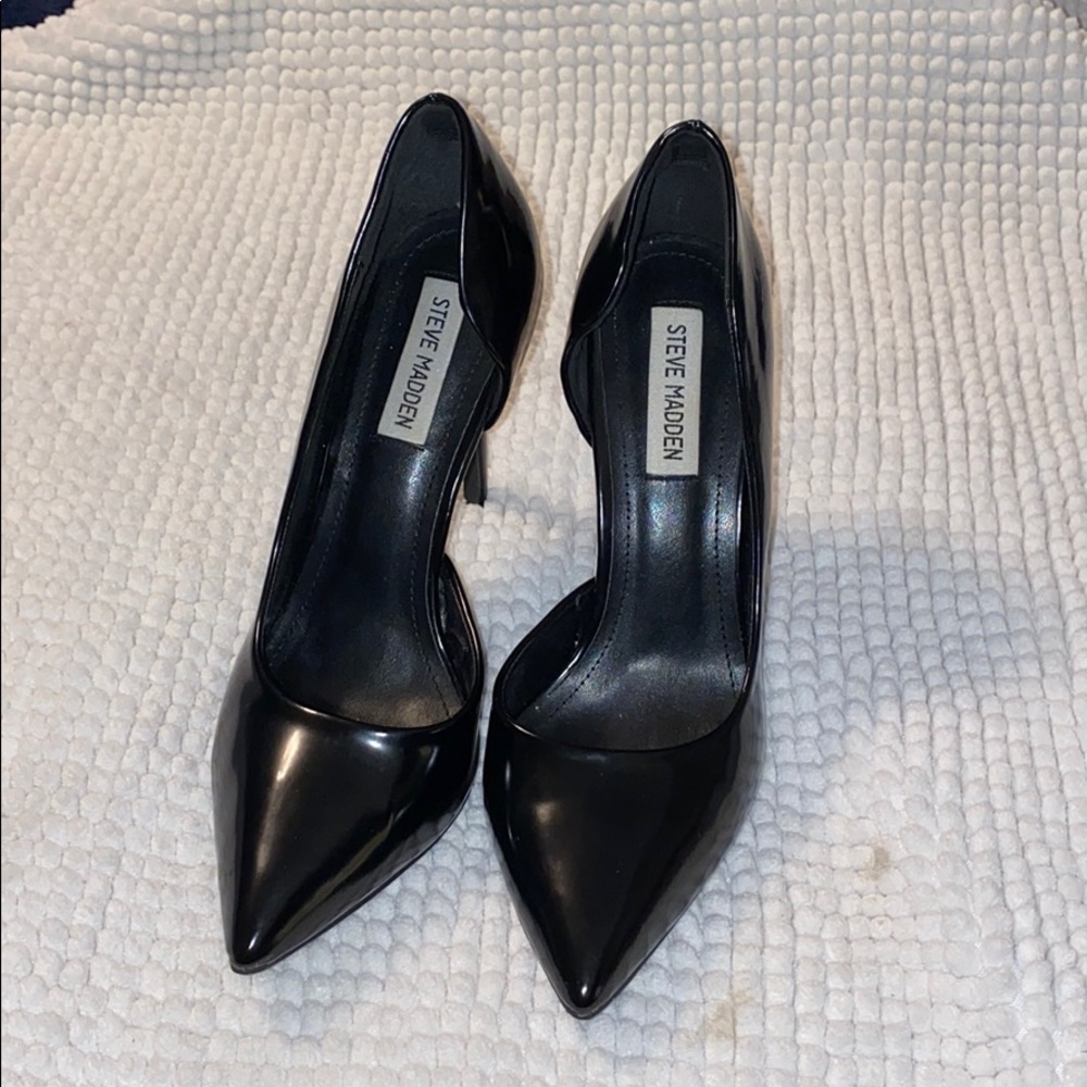 Black pumps!